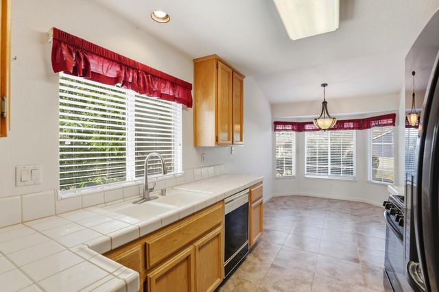 8657 Meandering Way, Antelope, CA 95843