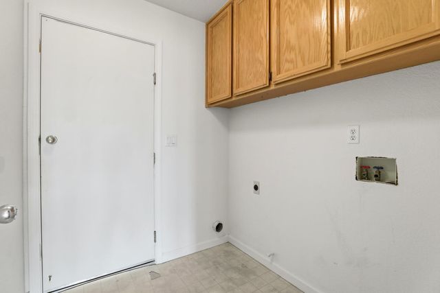 8657 Meandering Way, Antelope, CA 95843