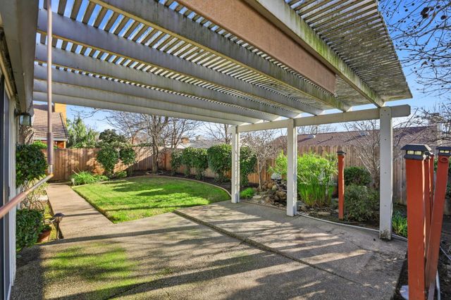 8657 Meandering Way, Antelope, CA 95843