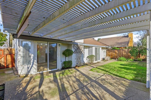 8657 Meandering Way, Antelope, CA 95843