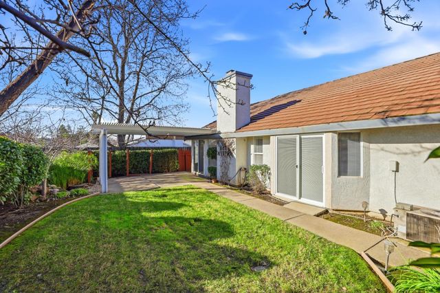 8657 Meandering Way, Antelope, CA 95843