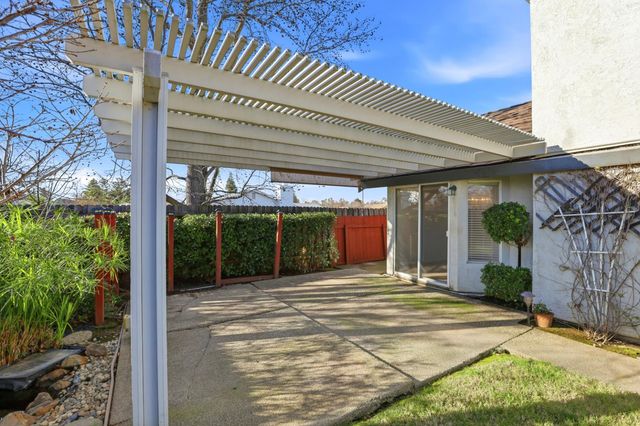 8657 Meandering Way, Antelope, CA 95843