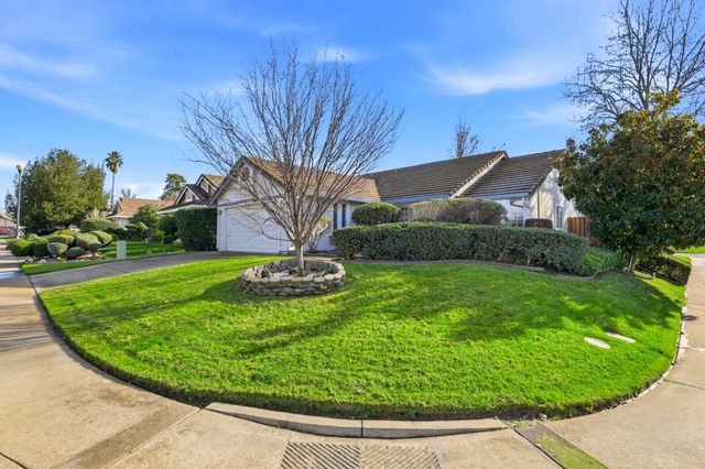 8657 Meandering Way, Antelope, CA 95843