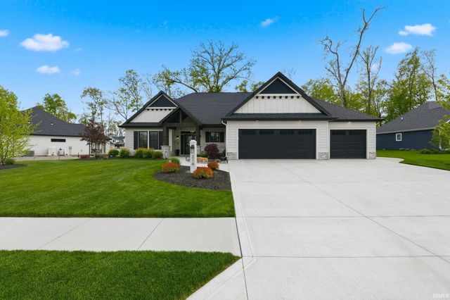 216 Anmer Hall, Fort Wayne, IN 46845