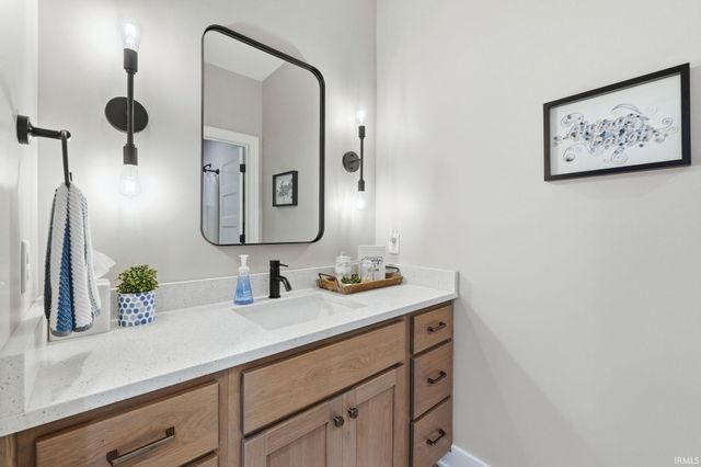 216 Anmer Hall, Fort Wayne, IN 46845