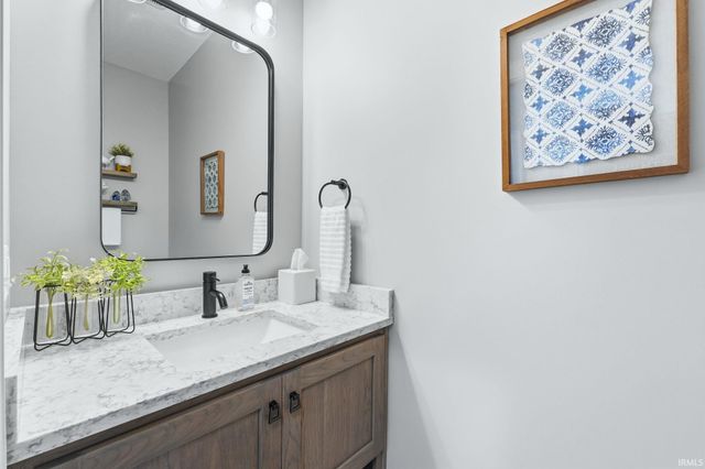 216 Anmer Hall, Fort Wayne, IN 46845