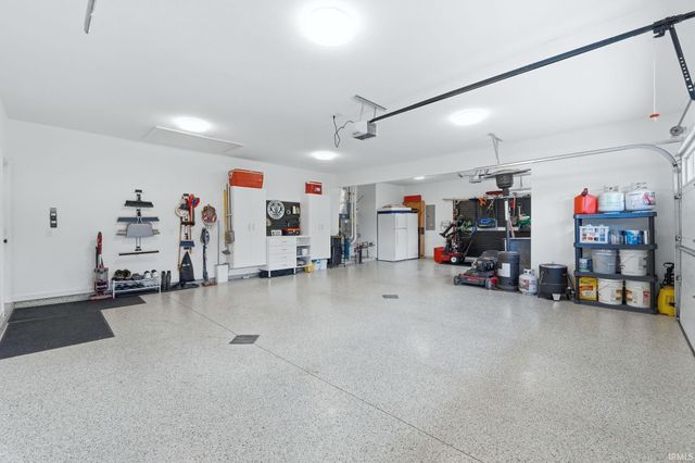 216 Anmer Hall, Fort Wayne, IN 46845