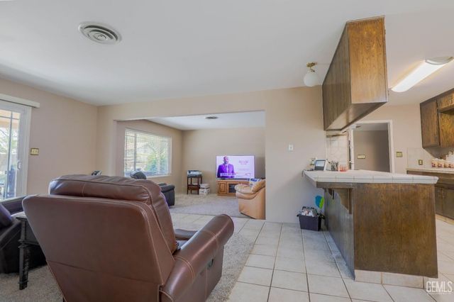 7605 Wide Loop Road, Bakersfield, CA 93309