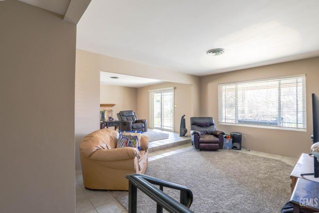 7605 Wide Loop Road, Bakersfield, CA 93309