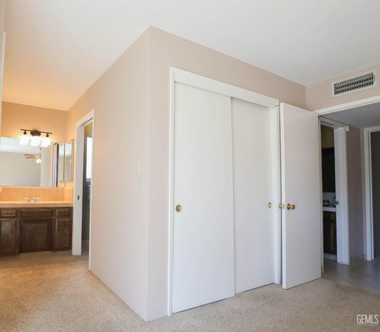 7605 Wide Loop Road, Bakersfield, CA 93309