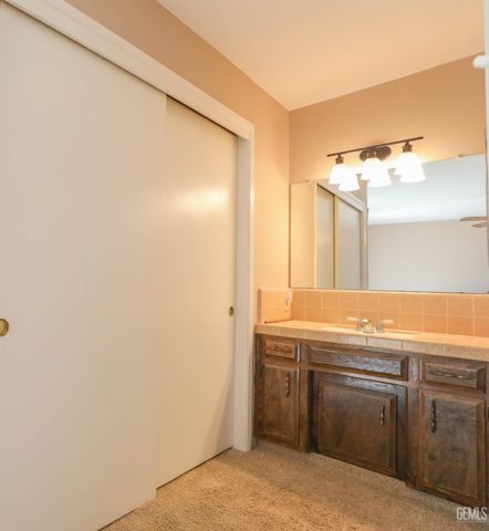 7605 Wide Loop Road, Bakersfield, CA 93309