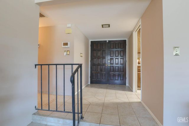 7605 Wide Loop Road, Bakersfield, CA 93309