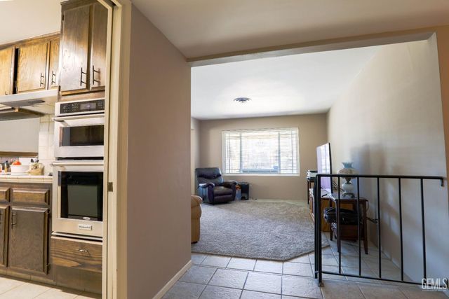 7605 Wide Loop Road, Bakersfield, CA 93309