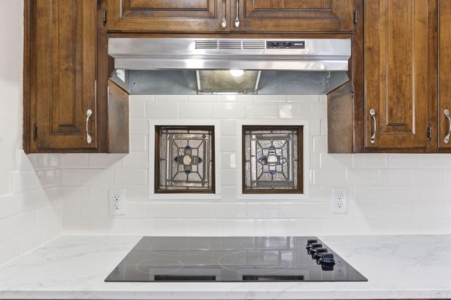 2431 S Kings Avenue, Springfield, MO 65807