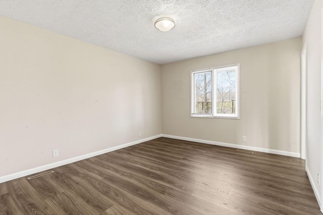 2431 S Kings Avenue, Springfield, MO 65807