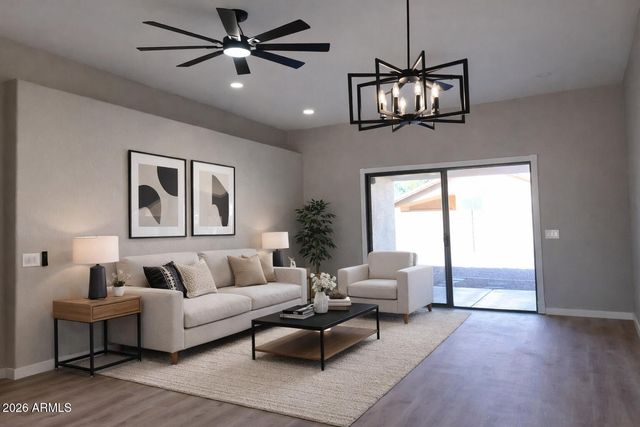 1522 E Chambers Street, Phoenix, AZ 85040