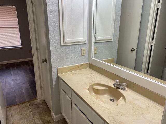 3055 Gregory Lane, Grand Prairie, TX 75052