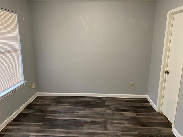 3055 Gregory Lane, Grand Prairie, TX 75052