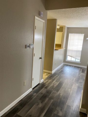 3055 Gregory Lane, Grand Prairie, TX 75052