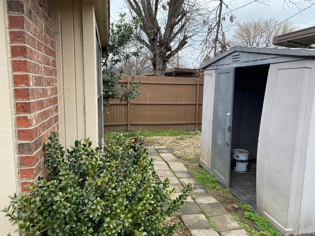 3055 Gregory Lane, Grand Prairie, TX 75052