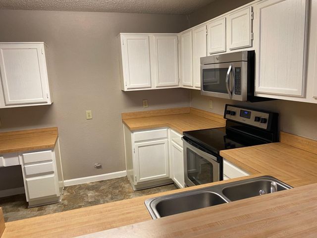 3055 Gregory Lane, Grand Prairie, TX 75052