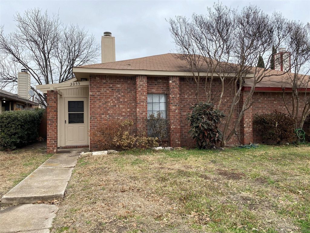 3055 Gregory Lane, Grand Prairie, TX 75052