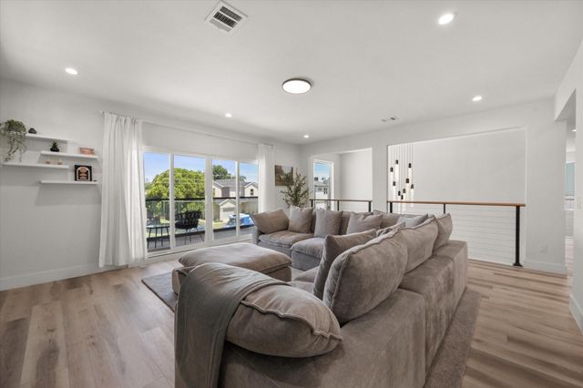 4029 Ivanhoe Lane, Dallas, TX 75212