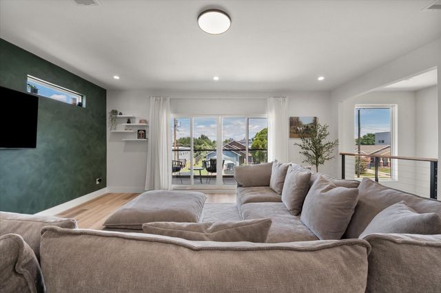 4029 Ivanhoe Lane, Dallas, TX 75212