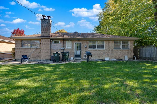 7330 N Kilbourn Avenue, Lincolnwood, IL 60712