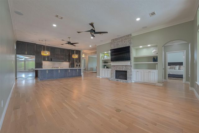 4810 Shadow Grass Drive, Katy, TX 77493