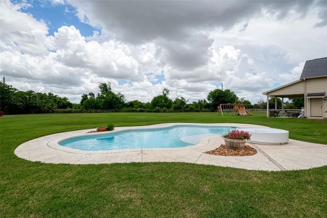 4810 Shadow Grass Drive, Katy, TX 77493