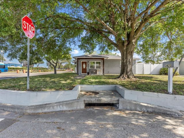 3423 W AILEEN STREET, Tampa, FL 33607