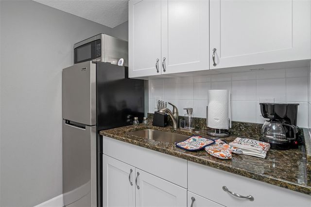 3423 W AILEEN STREET, Tampa, FL 33607