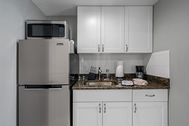 3423 W AILEEN STREET, Tampa, FL 33607