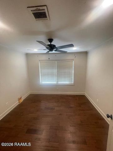 200 Woodvale Avenue, Lafayette, LA 70503