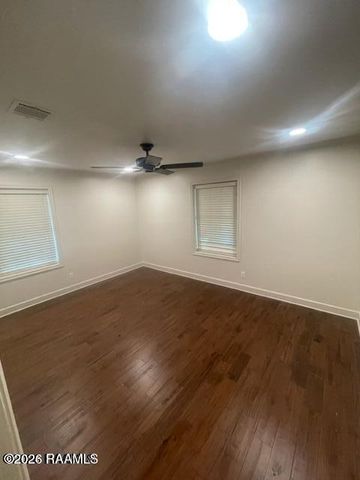 200 Woodvale Avenue, Lafayette, LA 70503