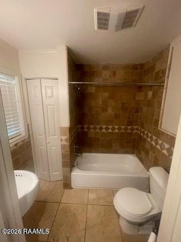 200 Woodvale Avenue, Lafayette, LA 70503