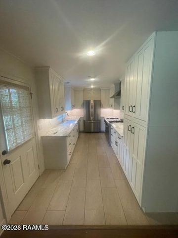200 Woodvale Avenue, Lafayette, LA 70503