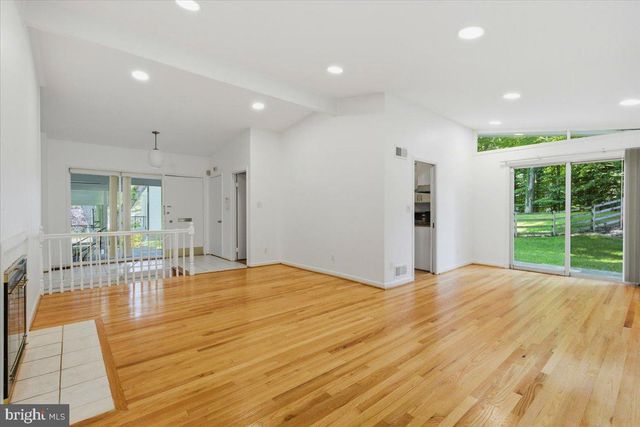 6614 MELODY LN, Bethesda, MD 20817