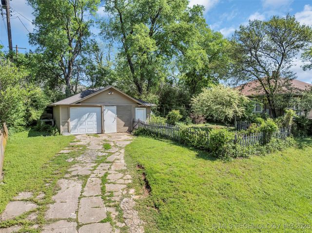 903 D NW, Ardmore, OK 73401