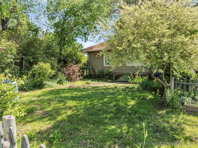 903 D NW, Ardmore, OK 73401