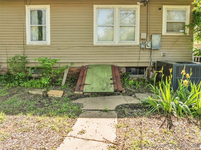 903 D NW, Ardmore, OK 73401