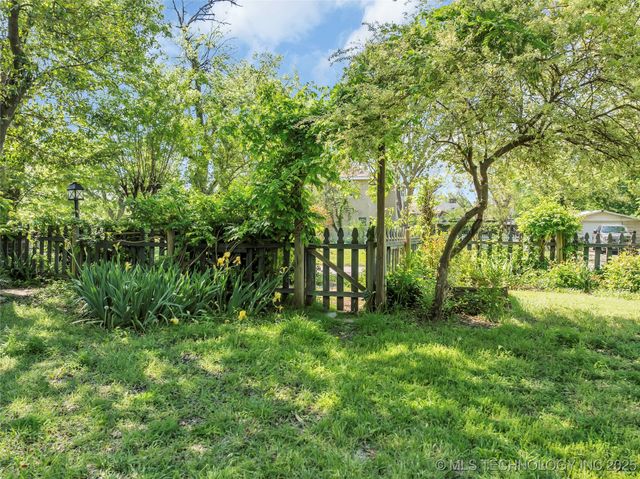 903 D NW, Ardmore, OK 73401