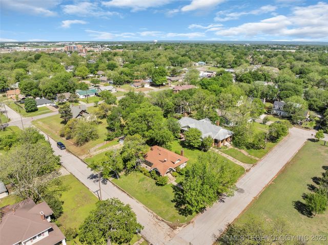 903 D NW, Ardmore, OK 73401