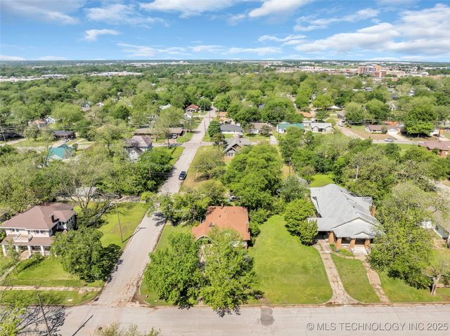903 D NW, Ardmore, OK 73401