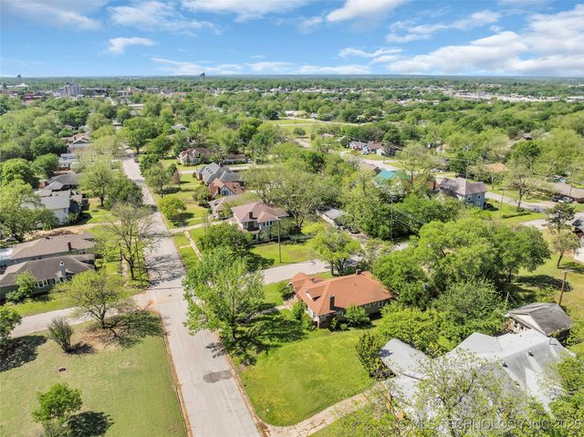 903 D NW, Ardmore, OK 73401