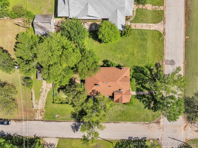 903 D NW, Ardmore, OK 73401
