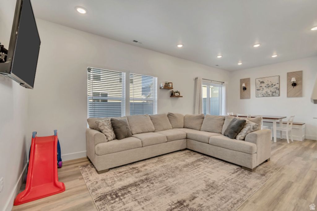 Image 3 of property listing at 1698 N 840 W, Spanish Fork, UT 84660