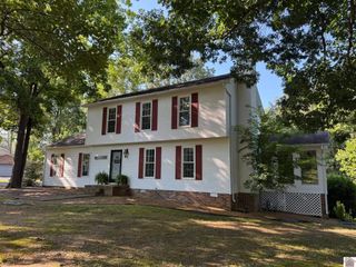 311 Surrey Ct, Paducah, KY 42003