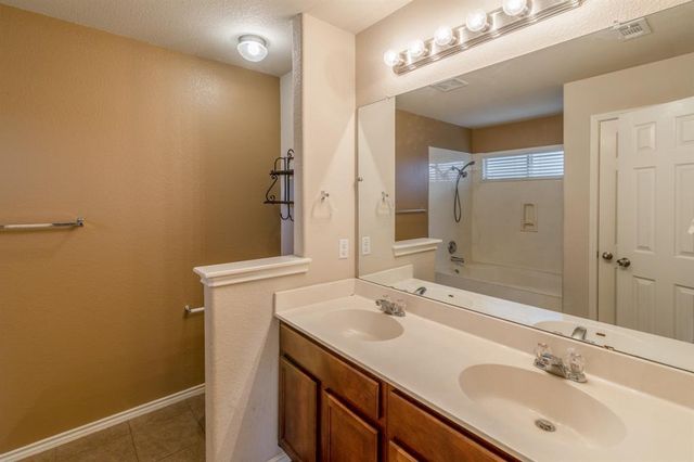 328 Baldwin ST, Hutto, TX 78634